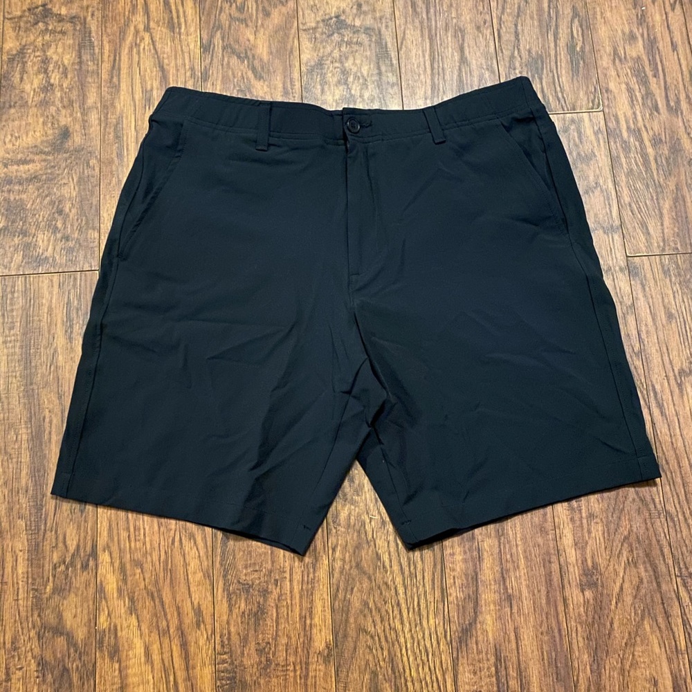 Men’s - Under Armour Golf - black shorts - NWT